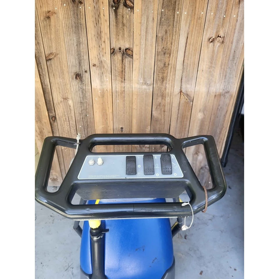 Windsor Clipper Carpet Extractor