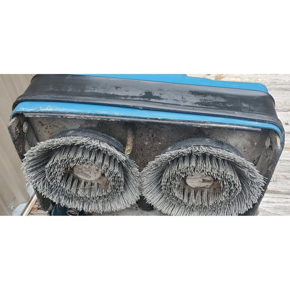 EDIC Pilot Portable Bathroom Floor & Grout Scrubber